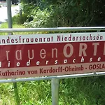 Konukevi Frauenpension Arleta - Women Only 3*