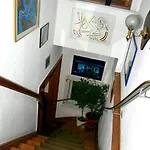 Frauenpension Arleta - Women Only