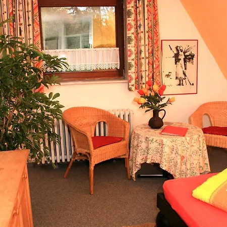 Frauenpension Arleta - Women Only Guest house 3*