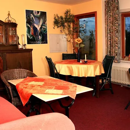 Guest house Frauenpension Arleta - Women Only