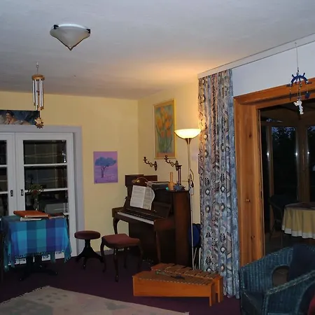 Frauenpension Arleta - Women Only Guest house