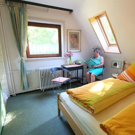 Guest house Frauenpension Arleta - Women Only 3*