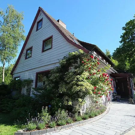 Guest house Frauenpension Arleta - Women Only