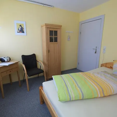 Frauenpension Arleta - Women Only 3*