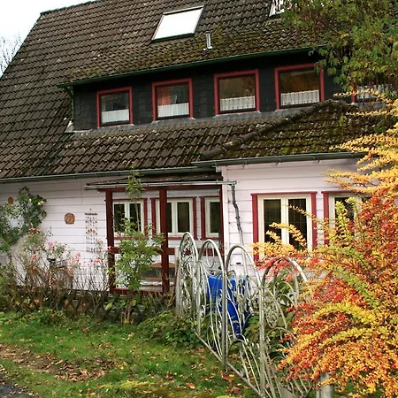 Frauenpension Arleta - Women Only Konukevi 3*