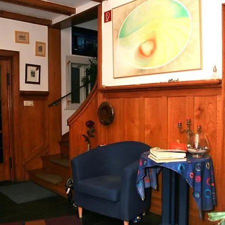 Frauenpension Arleta - Women Only 3*