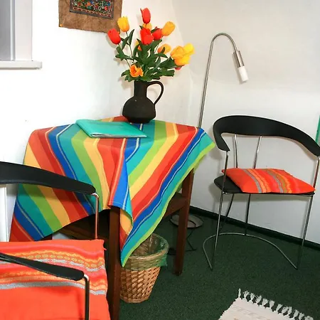 Frauenpension Arleta - Women Only Pensión 3*