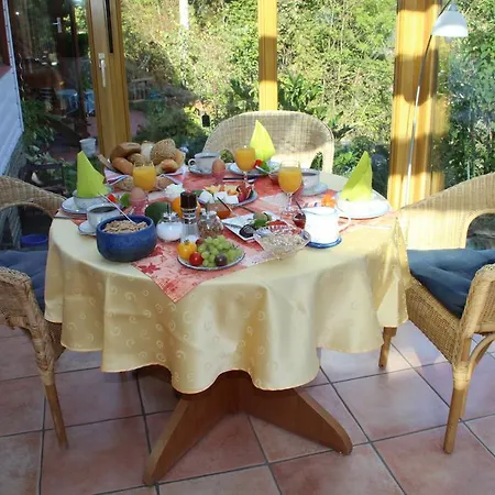 Frauenpension Arleta - Women Only 3*