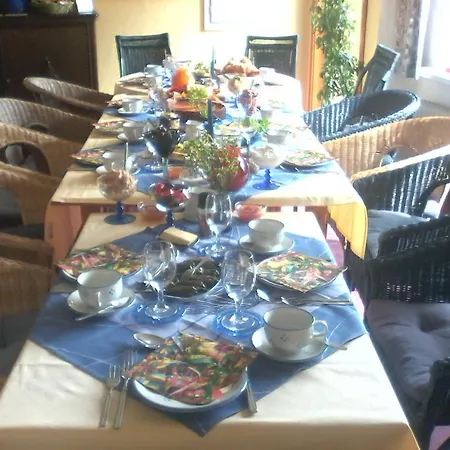 Frauenpension Arleta - Women Only