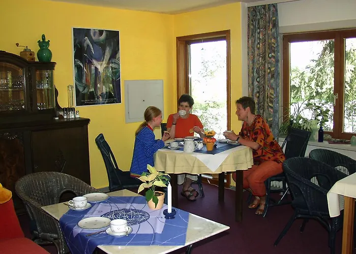 Frauenpension Arleta - Women Only
